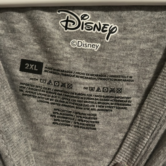 🥳 HOST PICK!! 🥳 - Disney Gray T-Shirt with Mickey Mouse and Balloon - Picture 3 of 3